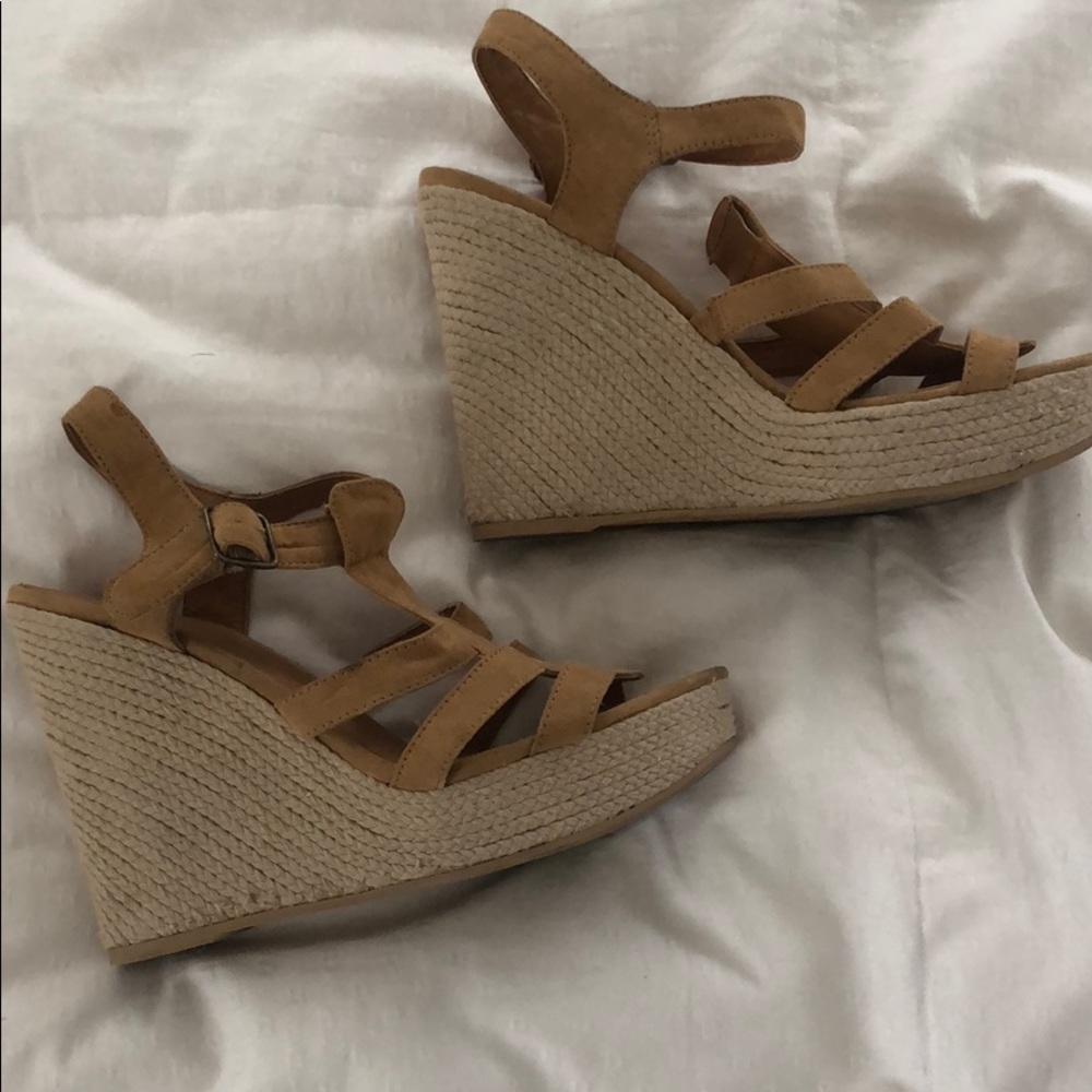 Tan Wedges